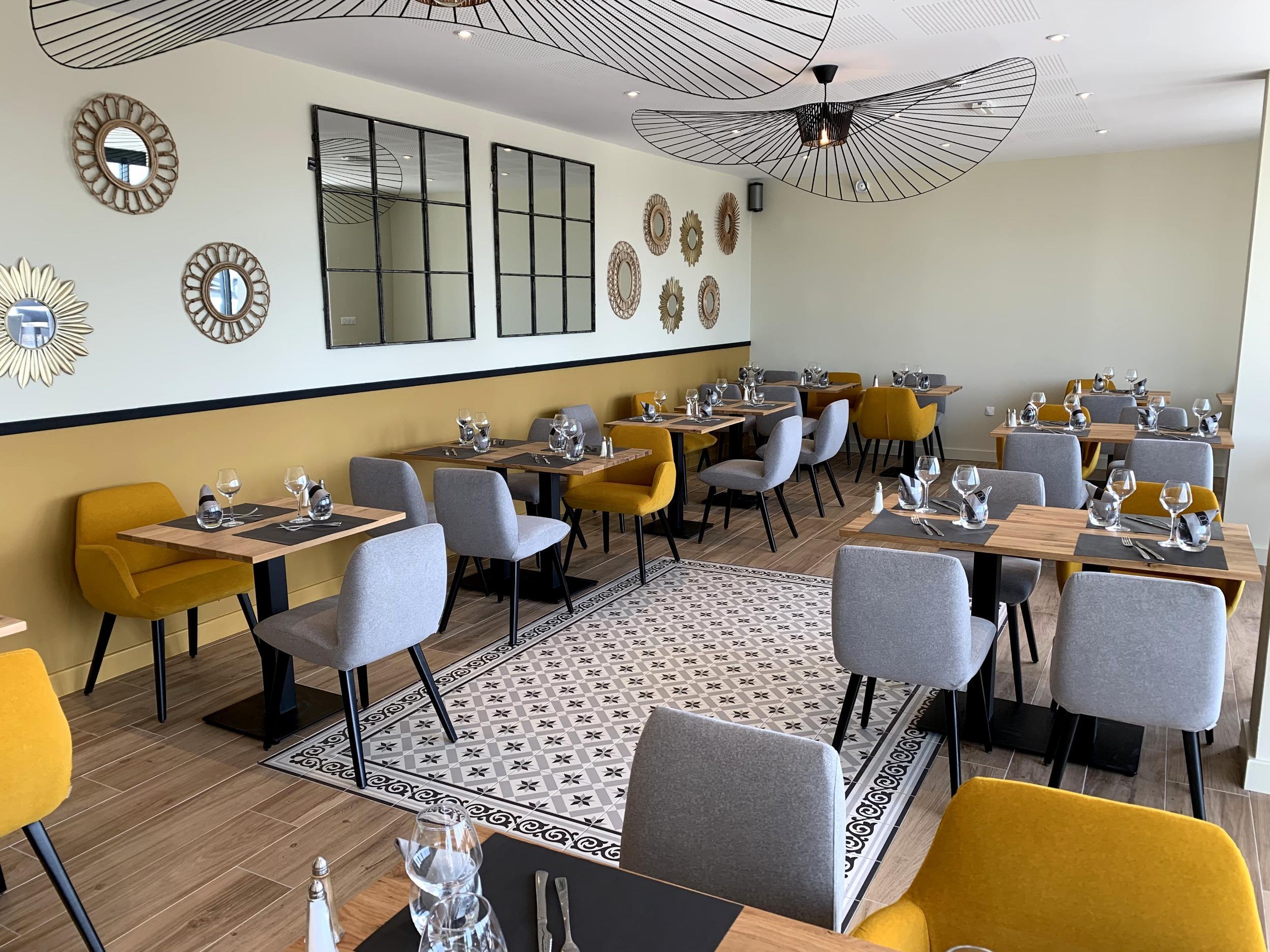 רוקמאדור Logis Hotels - Le Bellaroc - Hotel 2 Etoiles Et Restaurant מראה חיצוני תמונה