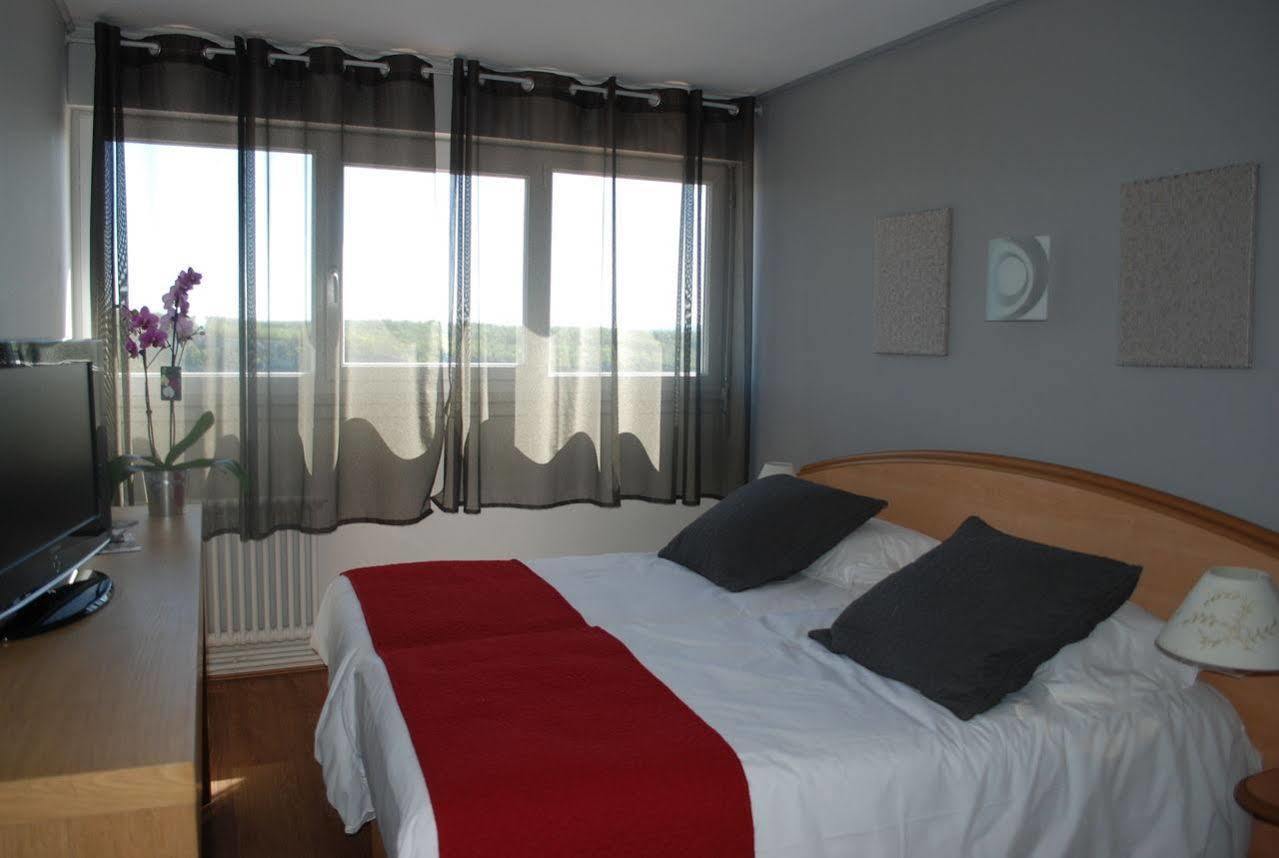 רוקמאדור Logis Hotels - Le Bellaroc - Hotel 2 Etoiles Et Restaurant מראה חיצוני תמונה